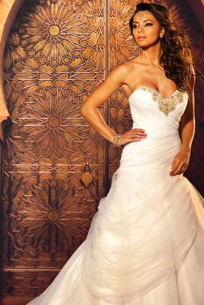 Alfred Angelo Disney's Princess Jasmine wedding dress size 14 style 261